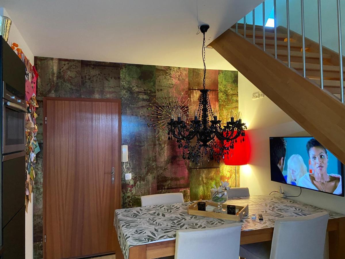 Ferienwohnung Hoch Hamburg, ein Traum unterm Dach Geesthacht Exterior foto