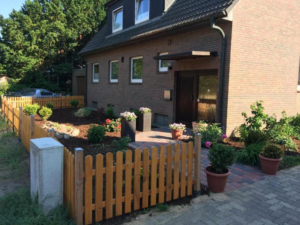 Ferienwohnung Hoch Hamburg, ein Traum unterm Dach Geesthacht Exterior foto